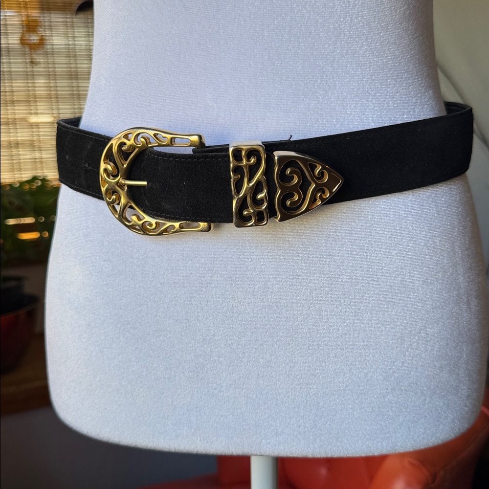 EUC 80/90’s The Limited 🖤 leather 💛 belt Gold filigree ornate hardware suede